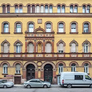cozy-central-apartment-with-2-bedroom.inbudapesthotels.com/